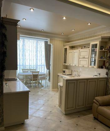 Продажа 3-комнатной квартиры, Краснодар, Кубанская набережная,  37/12