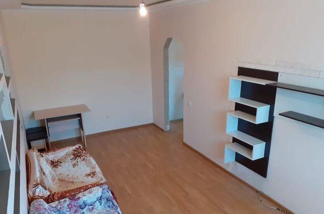 Продажа 2-комнатной квартиры, Краснодар, улица имени Сергея Есенина,  82/1