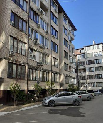 Продажа 2-комнатной квартиры, Краснодар, улица имени Сергея Есенина,  82/1