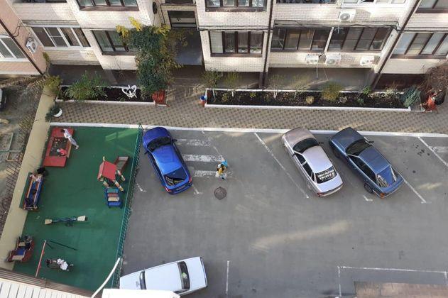 Продажа 2-комнатной квартиры, Краснодар, улица имени Сергея Есенина,  82/1