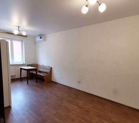 Продажа 2-комнатной квартиры, Краснодар, улица Петра Метальникова,  7