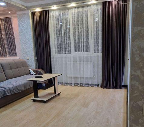 Продажа 2-комнатной квартиры, Краснодар, улица имени Сергея Есенина,  100