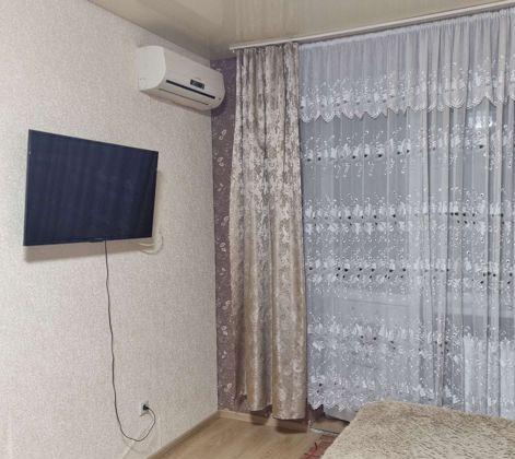 Продажа 2-комнатной квартиры, Краснодар, улица имени Сергея Есенина,  100